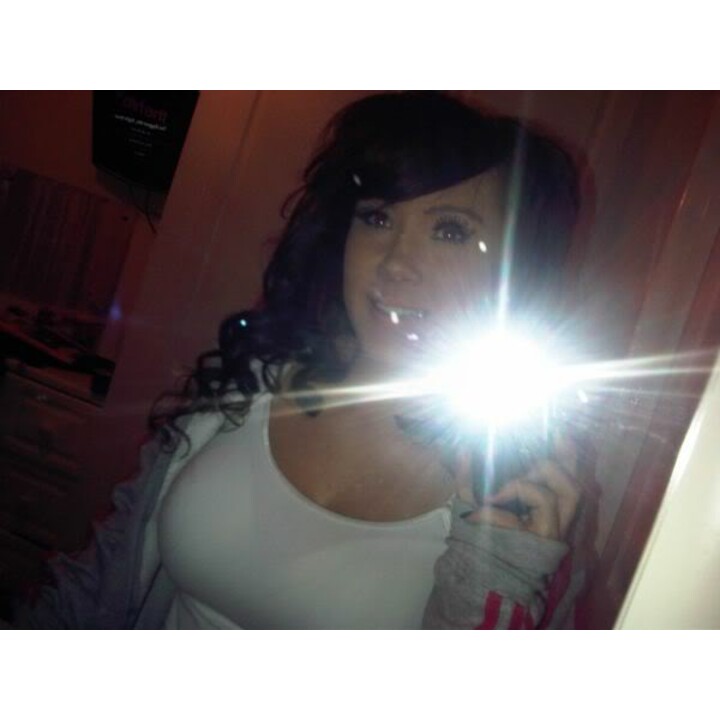 Sarahhh.. 22547506 add bb :)